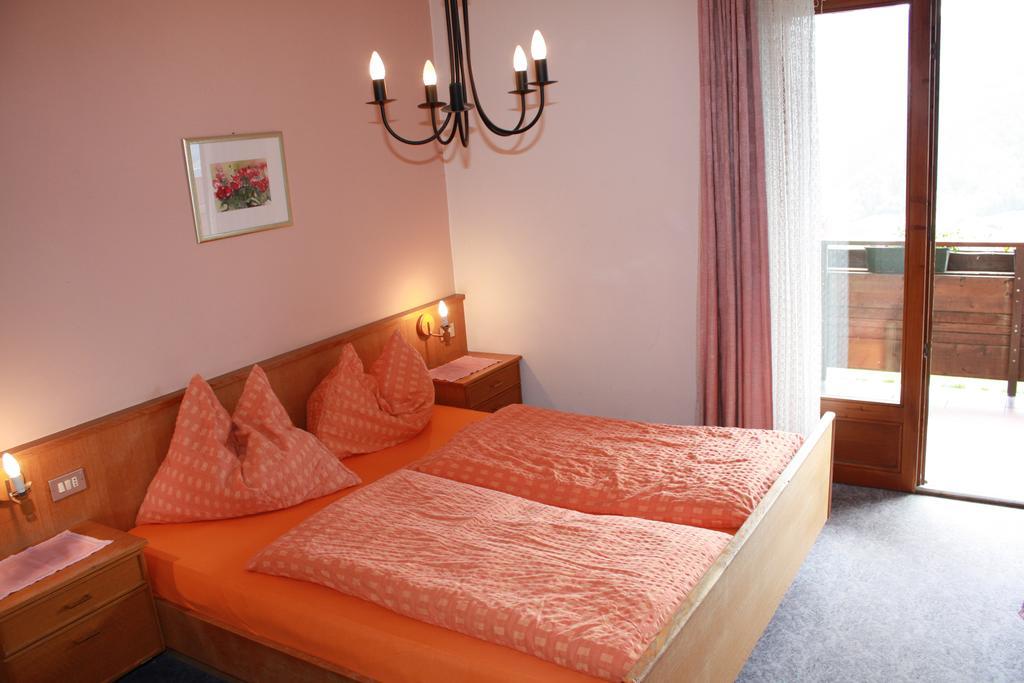Gasthof Hotel Woehrmaurer Velturno Habitación foto